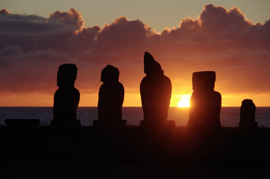 moai_sunset.jpg
